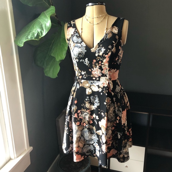 Soprano Dresses & Skirts - Fancy floral v neck skater dress